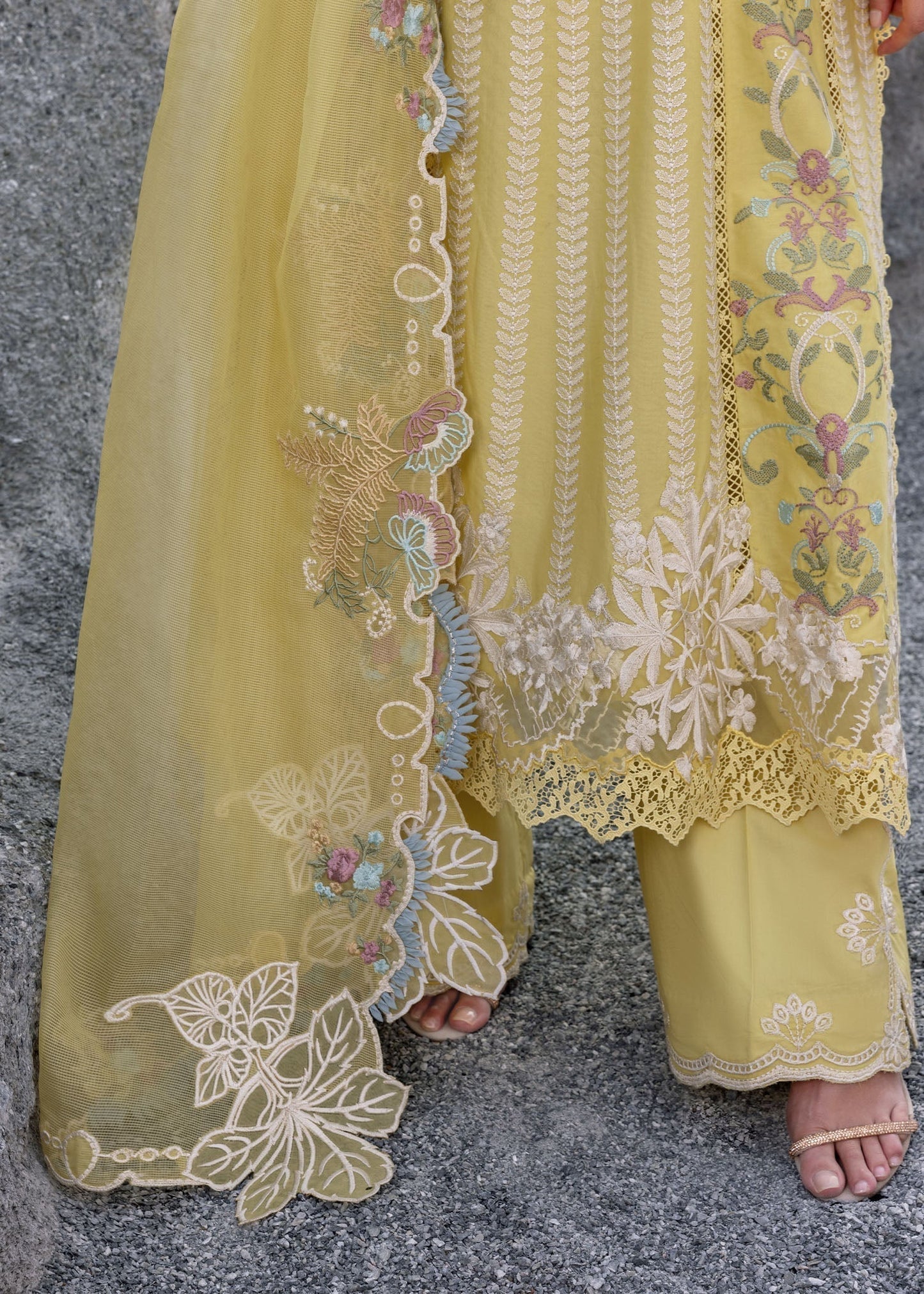 Saira Shakira | 3 Piece Unstitched Embroidered Lawn | DILARA-B