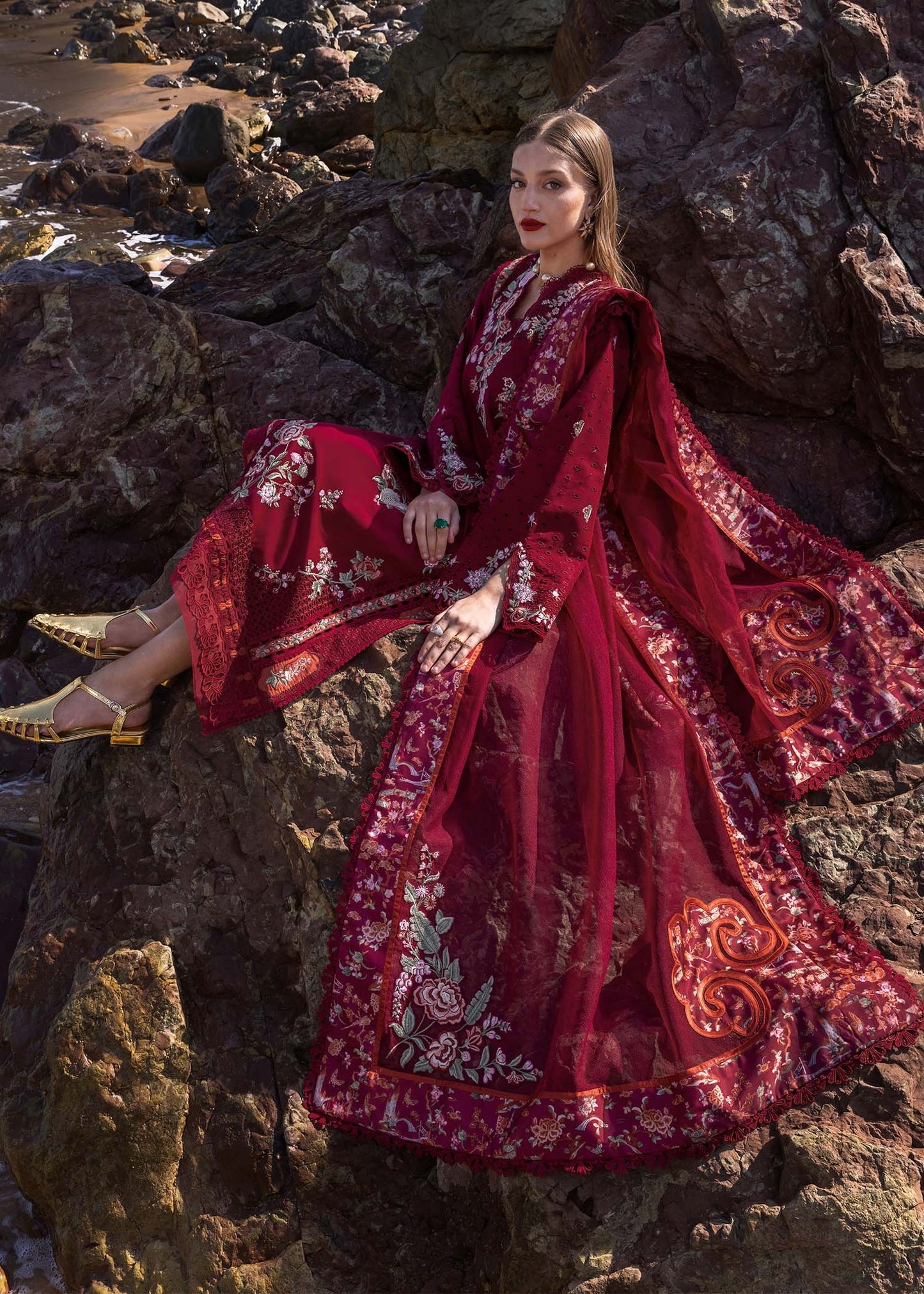 Crimson | 3 Piece Unstitched Embroidered Lawn | Parsi Threads - D5 B