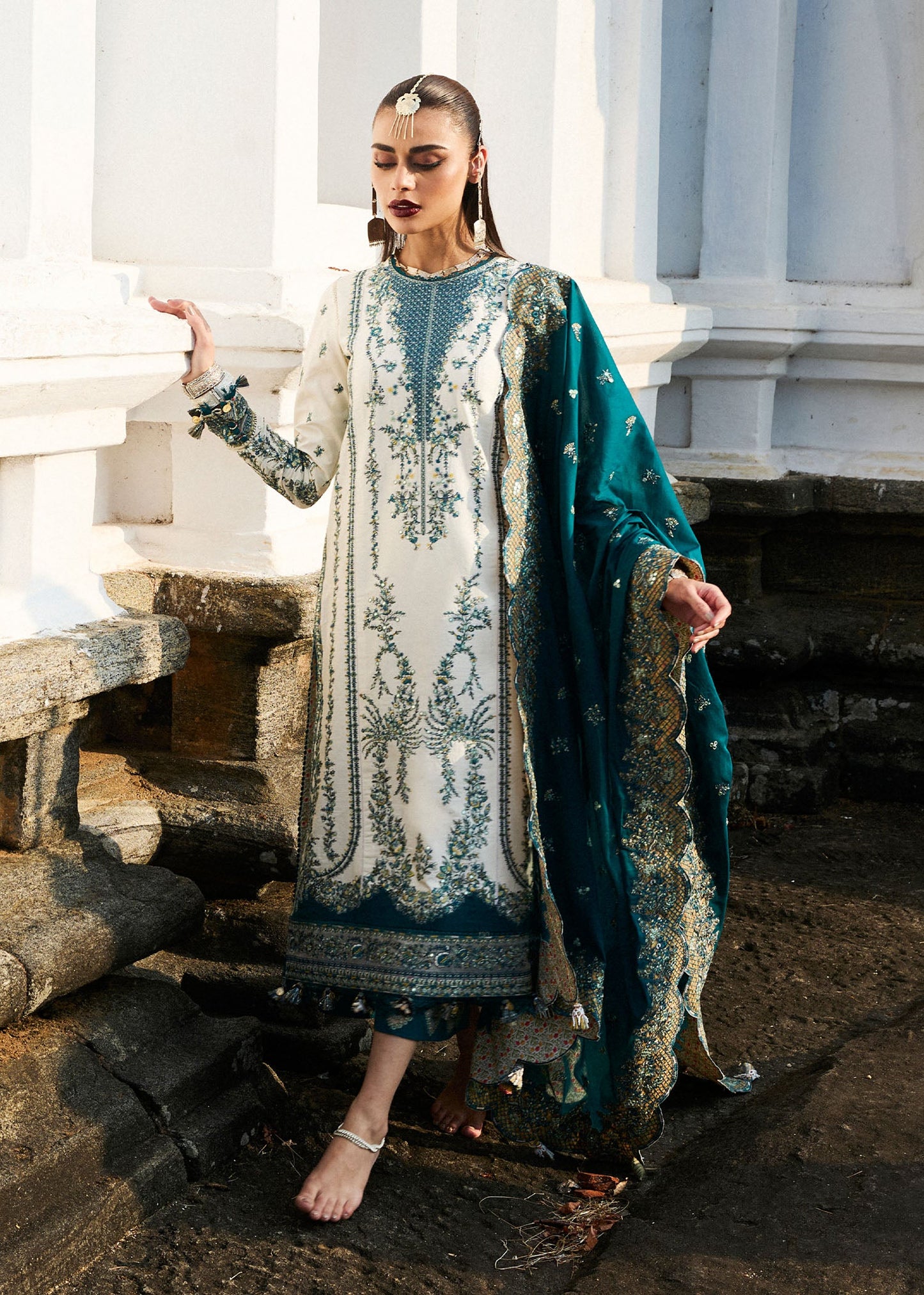 Hussain Rehar | 3 Piece Unstitched Embroidered Lawn | Veil