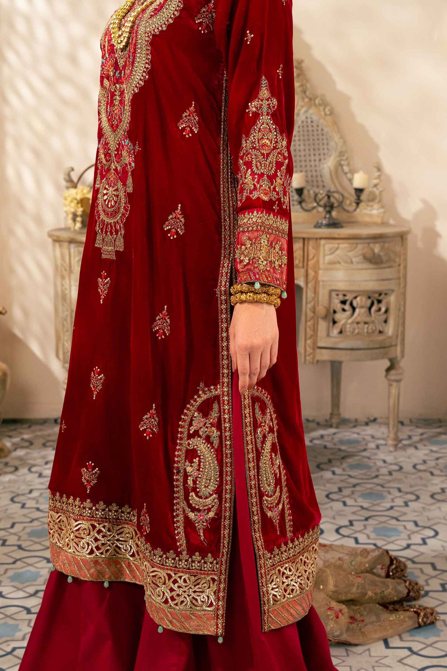 Maria B. | 3 Piece Embroidered Velvet Suit | SF-W24-29-Pink-Ex