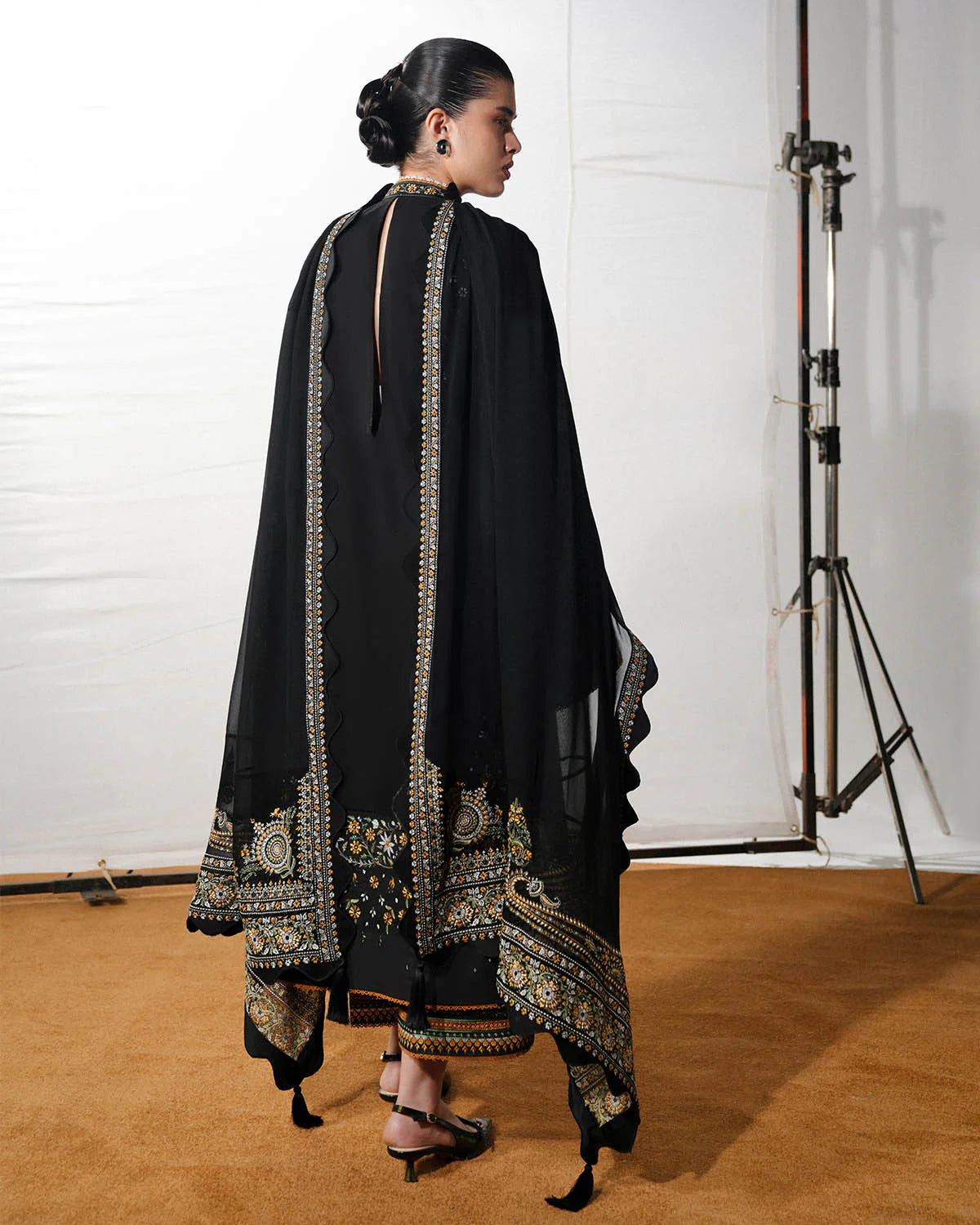 Jugnu | 3 Piece Unstitched Embroidered Lawn | Rani