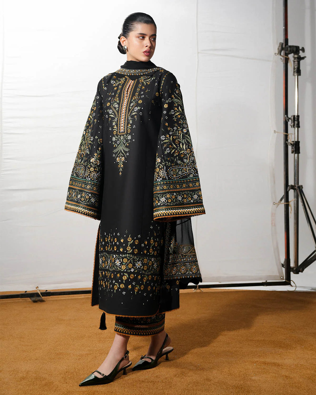 Jugnu | 3 Piece Unstitched Embroidered Lawn | Rani
